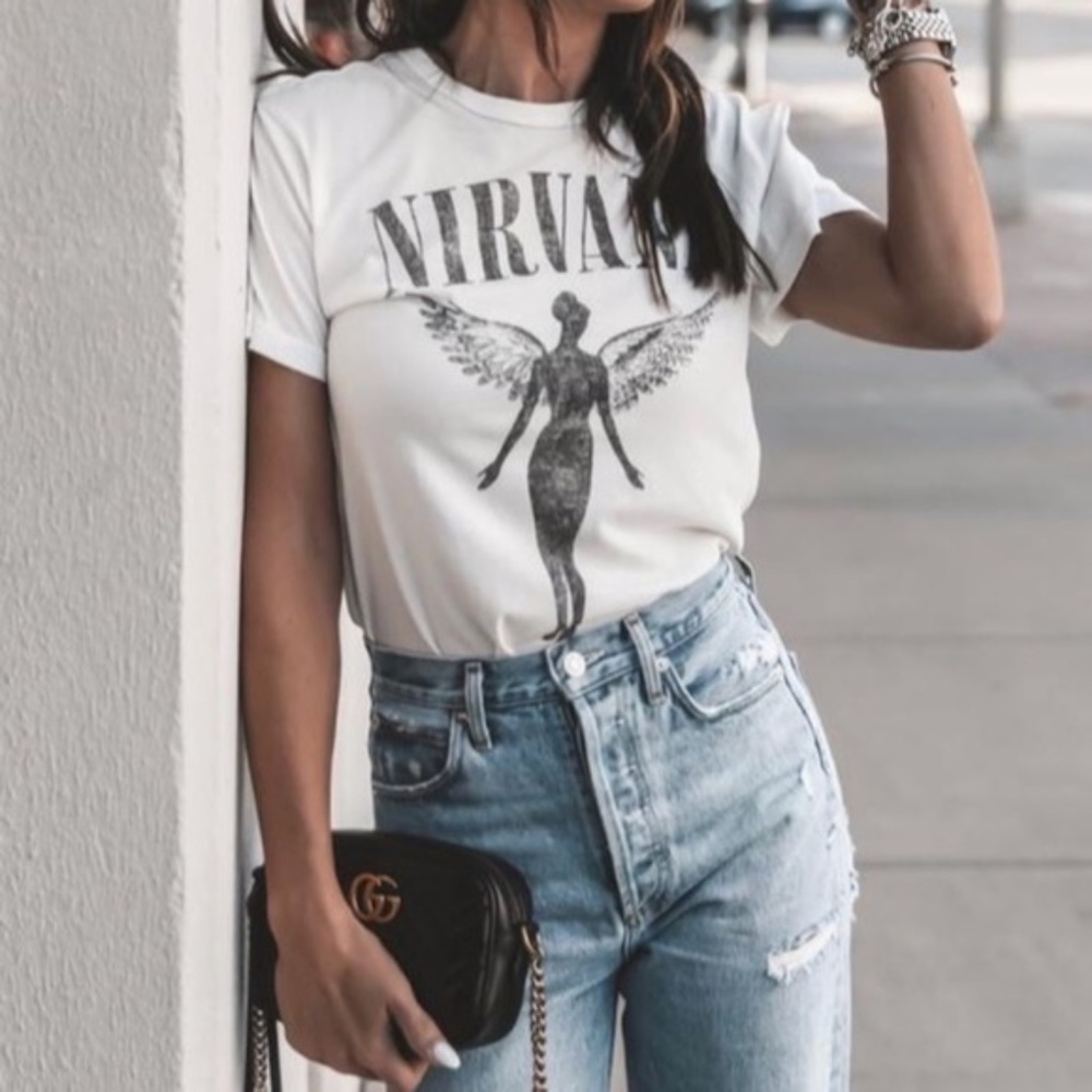 SOLD OUT White Nirvana Vintage Concert Band Graphic T-Shirt - Picture 1 of 7